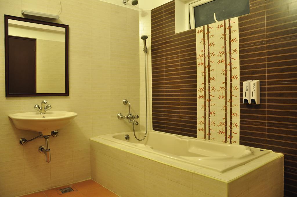 Hotel Bonsejour Puducherry Eksteriør billede