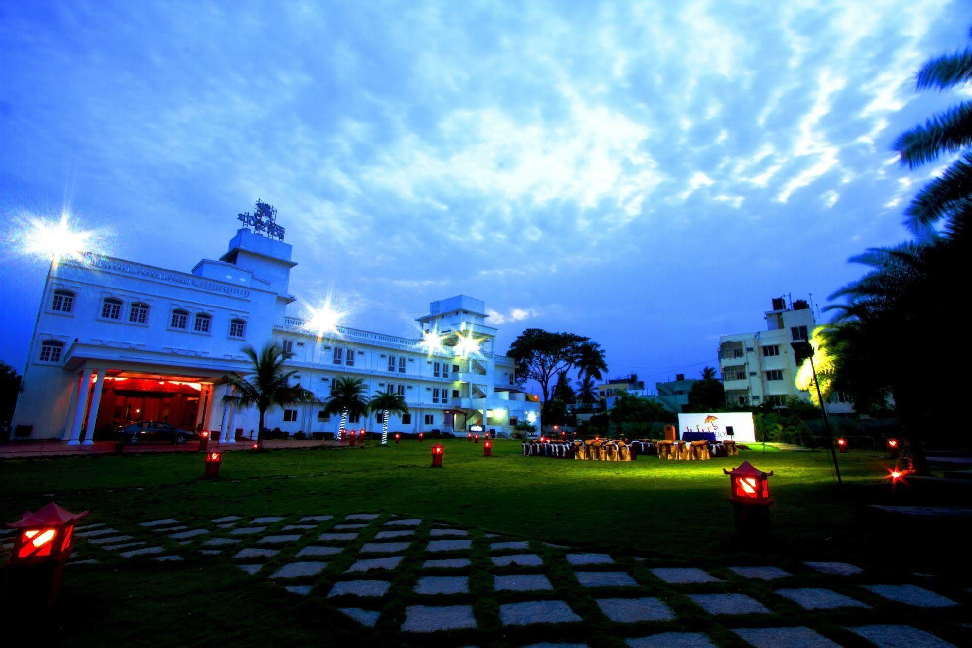 Hotel Bonsejour Puducherry Eksteriør billede