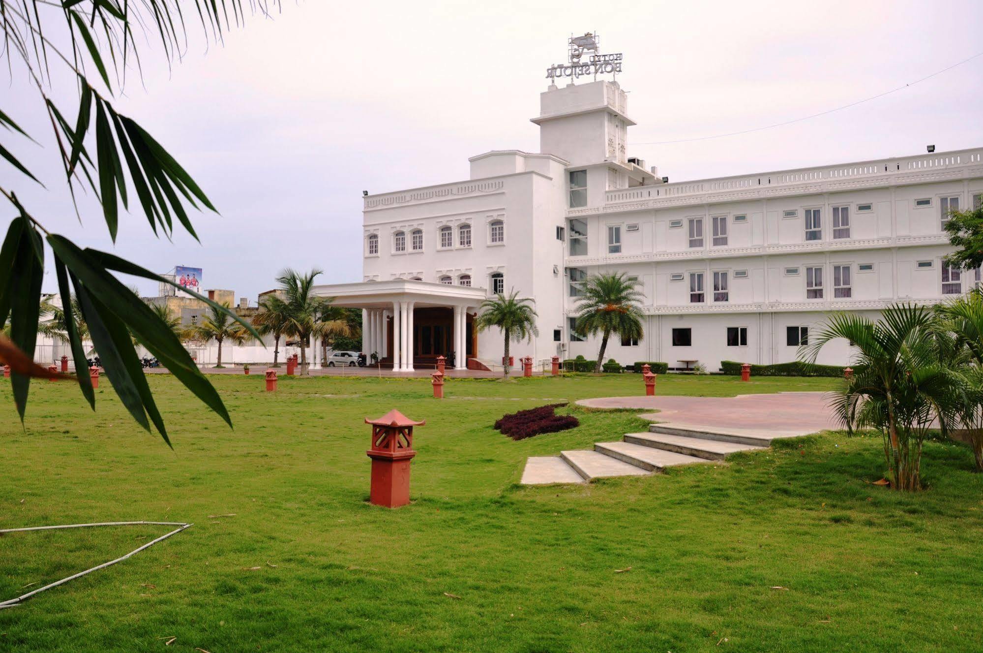 Hotel Bonsejour Puducherry Eksteriør billede